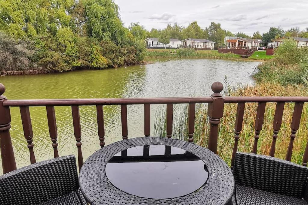 Lakeside View Уисбек Экстерьер фото