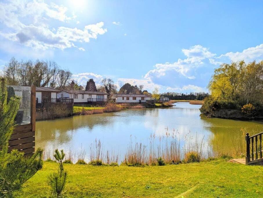 Lakeside View Уисбек Экстерьер фото