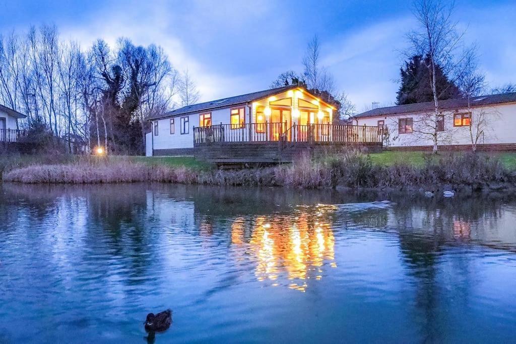 Lakeside View Уисбек Экстерьер фото